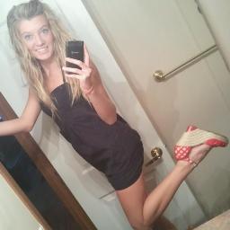 PaisleyPwns's profile picture. Hi I'm Paisley. I watch youtube videos all day and I love video games, hate school, and I run track. :]