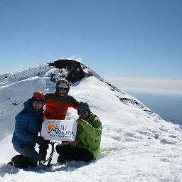 Empresa ligada al turismo aventura, ofrece visitas a Parque Nacional Coguillío, Sierra Nevada, Nevados de Sollipulli, Volcán Llaima.Pasión por la Naturaleza