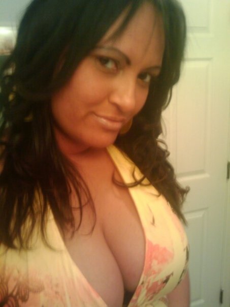 KatLaTraviesa's profile picture. 