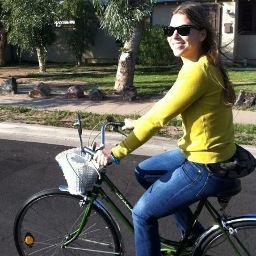 ErinnRay's profile picture. marketing + social media strategist. previously at @DigitalRoyalty + @CramerKrasselt. indie rock band-aid. local love. explorer. fitness freak. dog lover.