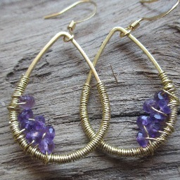 Owner and Designer of Rachel Renee Jewelry on Etsy. I love drinking coffee, baking tasty treats, and creating beautiful jewelry!