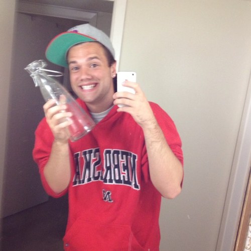 IsAaC_rAgSdAlE's profile picture. 