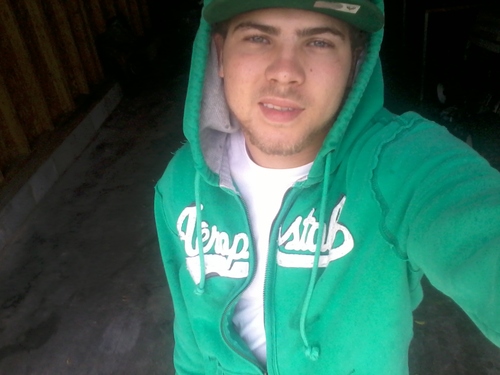 Follow me or not,less tweets i have to read. #TeamTaken(8*2*12)#TeamStoner#Team$$$$#TeamTarHeelNation 19.