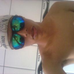 QUÉ CAÔ, OI QUÉ CAÔ, NÃO LIGO PRA DINHEIRO, MUITO MENOS PRO AMOR ♪