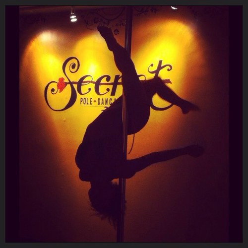 Pole Dancing Levels 1-4✨Spinning Pole✨Bootlicious/Exotic Dancer✨Chair Routines✨Fitness Bootcamps & much more!