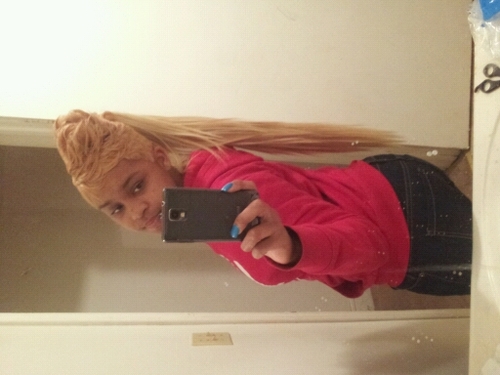 cute funny nice stay to my self like to sing and dance sumtime talk on the phne