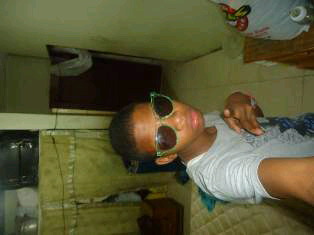 Soy social buena genteh, chistoso y mucho mas descubrelo sigueme y te sigo, mi ping is 279CF631