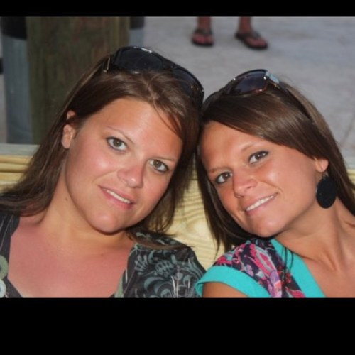 em_k_white's profile picture. 