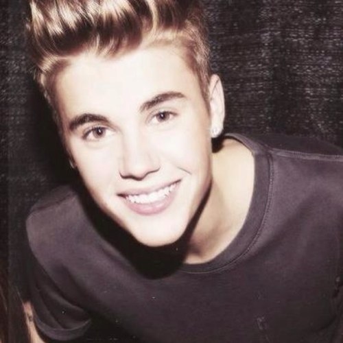 Shame, shame, shame on you, Hatin on a boy whos dream came true ᏰƎℓᎥƎᏰƎЯ Met ⓝⓐⓣⓗⓐⓝ ⓚⓡⓔⓢⓢ 12-29-12
Glice;) 
Lil twist follows :)