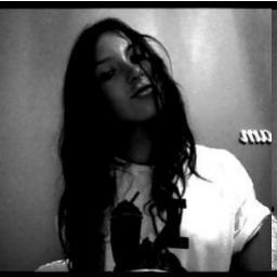 Hannah .  Australia . dm me . :))) .
