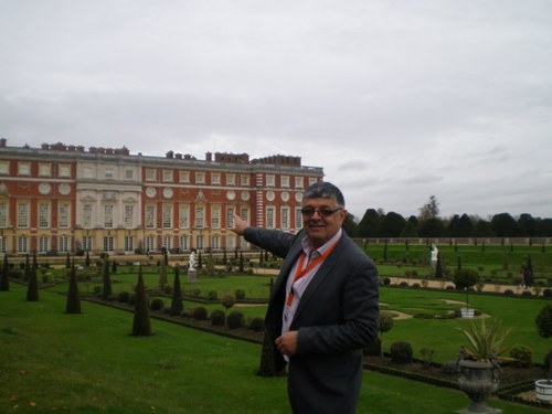 London-private-tours ,offers sightseeing tours for small private groups to most locations in and around london and the south of England.