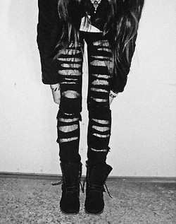 Drinks, drugs, and hunger oh my. SW: 140lbs CW: 133lbs GW1: 125. GW2: 120lbs GW3: 115lbs GW4: 110 lbs UGW: 100lbs HW: 150lbs LW: 107lbs Ana's Druggie xx