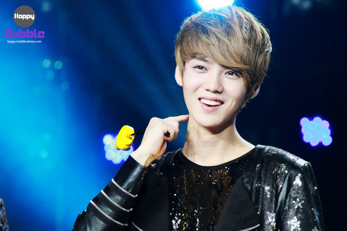 Xi Lu Han [鹿晗] • 90Line • Visual + Lead Vocal & Lead dance •