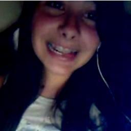 Belieber, SWAG, volei , musica, m.a, 13 anos, geminiana ! 
Instagram: @deezasz