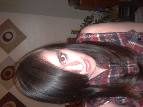 About me.. Well.. if you wanted interesting, you followed the wrong girl.. ima loser;3