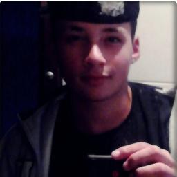 sou um pretinho carente vc me quer ?