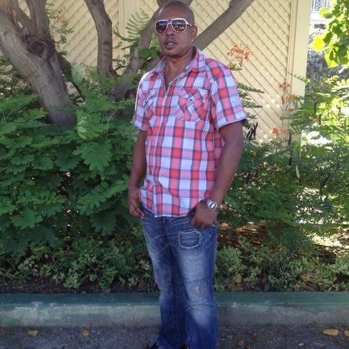 djderyckdave's profile picture. 