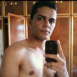 Eu !!!
Amar ? Facil ! Dificil demonstrar este amor, amo minha vida, amo minha familia minha filha, amo a música ... aquela q sopra e embala nossos sonhos !!!