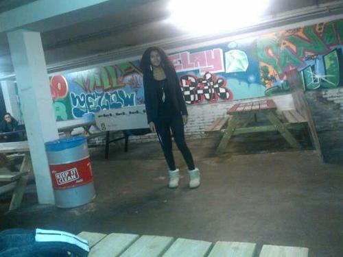 -            alooaa .. kwam f zeggen dat ik van je houu broer blablaaaaa maaar ik ga weeer jo byeeebyeeeee ♡