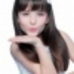 gente não sou a larissa manoela sou mas um fãn clube