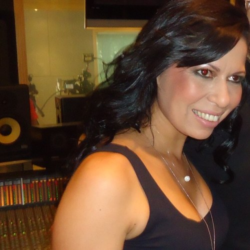 Cantora Oficial da Villa Country SP e da Dupla Cau e Déborah)