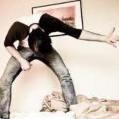 hi xx im a huge DANCE-LOVER and im also a HOOTOWL tnx 2 @married2foooood... peace out!!