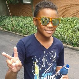 sou um menino legal brincaclhão e pegador