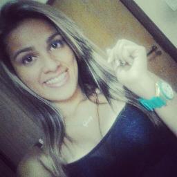 Linda como anjo caiu do céu,de pele macia e dos olhos cor de mel ♪ *