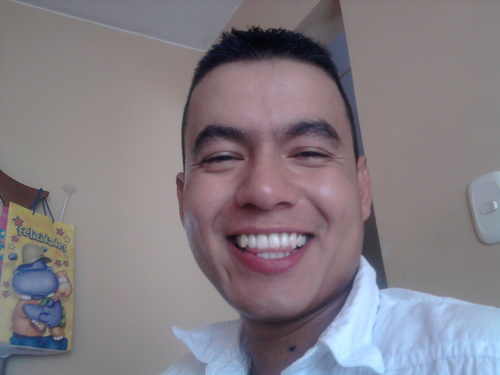 Estudiante de ingenieria en telecomunicaciones y amante a la vida.