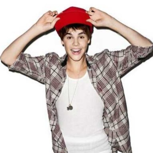 I'm Belieber, Lovatic and Warrior . Love my divas @ddlovato and @CeCeMissXtotheO , love my divo @justinbieber ❤❤❤❤❤❤