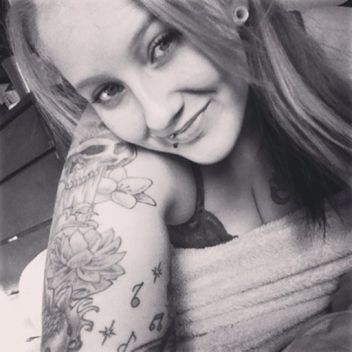 jazmine1030's profile picture. 