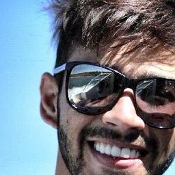 Prometo estar com você, te dando coragem sempre que precisar, mesmo que nada dê certo no final. @Gusttavo_ lima FC  Singe:09/11/12