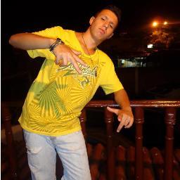 Saboreandome la vida al 100%..........................Flow 100% URBAN MUSIC  in Colombia For All The World.