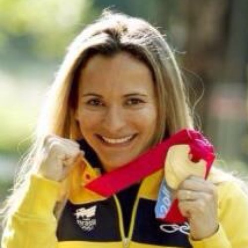 Profissional de educação física. Atleta da seleção  brasileira de karate, Tetra campeã dos Jogos Pan Americanos, medalhista mundial.