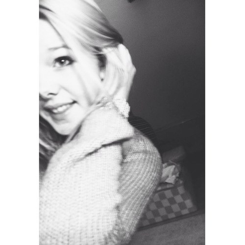 sophie pinky swore with me that she'd never forget me. i'm so thankful to have her in my life.