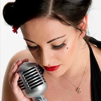 Singer, Artist, Photographer. 

Official News page for Toni Allan 

Official web http://t.co/iqRsZSI6