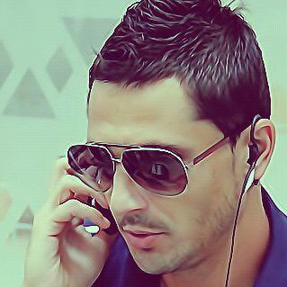 ‏‏انـا إنســآن اتمنى .. اشوف الخيــر واتهنى !!
عماني هلالــي