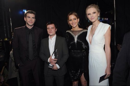 Jennifer Lawrence. My queen of derp ❤ TRIBUTE. I AM DIVERGENT.