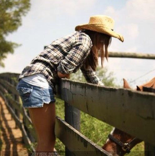 BootChasinBabe's profile picture. I've been saved by the grace of southern charm,  Southern girls are the best, if you don't agree well you should raise your standards. (;