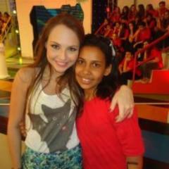 Esse twitter foi feito pra minhas divas : @gpreviero @__lariiis @tataestaniecki @niconovalow feito no dia :01/11/12 dona : @camila_53 @lucas_tevivo