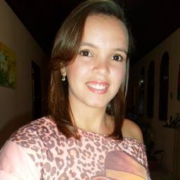 Pequena apenas diante dos teus olhos!!