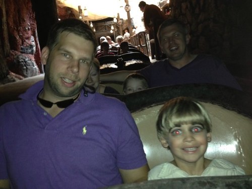 dustin_r_james's profile picture. 