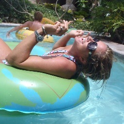 ottawagirl71's profile picture. 