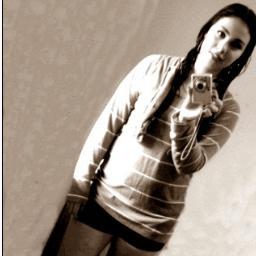 Entre todas as loucuras que já fiz na minha vida..a maior foi deixar você ter ido ... Segue? Sigo de volta *-*