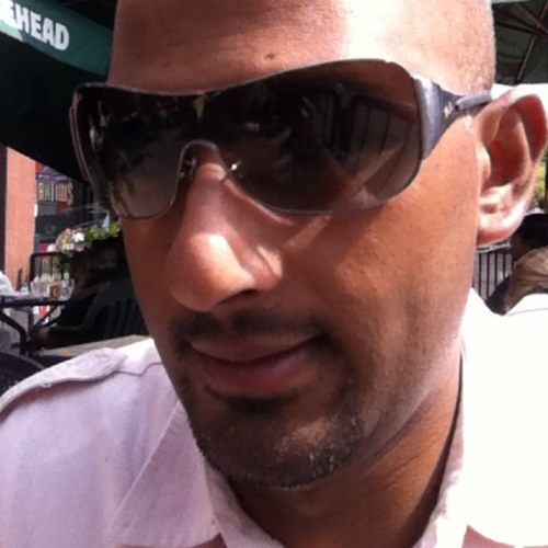 Owner and Entrepreneur of a distribution and multimedia company.