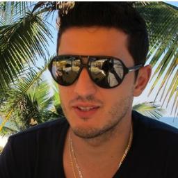 Twitter oficial Marquinho, jogador da Roma.