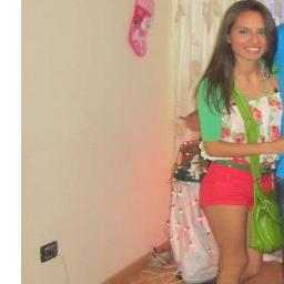 *  Holaa =D soy LezLiieh 
*  Dime ŁɘzŁiiziiTaω ♥’