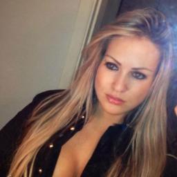 Fã Club Dedicado a Roceira Ísis Gomes ,Nascida em Porto Alegre, a loira tem 27 anos, é modelo, solteira e dona de curvas poderosas.  Ísis sua linda Te Amo s2