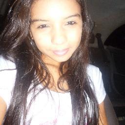 Sou apenas mais uma adolescente tentando entender minhas confusões.
http://t.co/yWpnwPT4