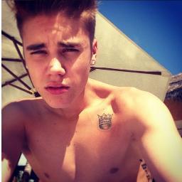 @justinbieber everything you do is super duper cute , i love u 3 sigo todos de volta! bjustin